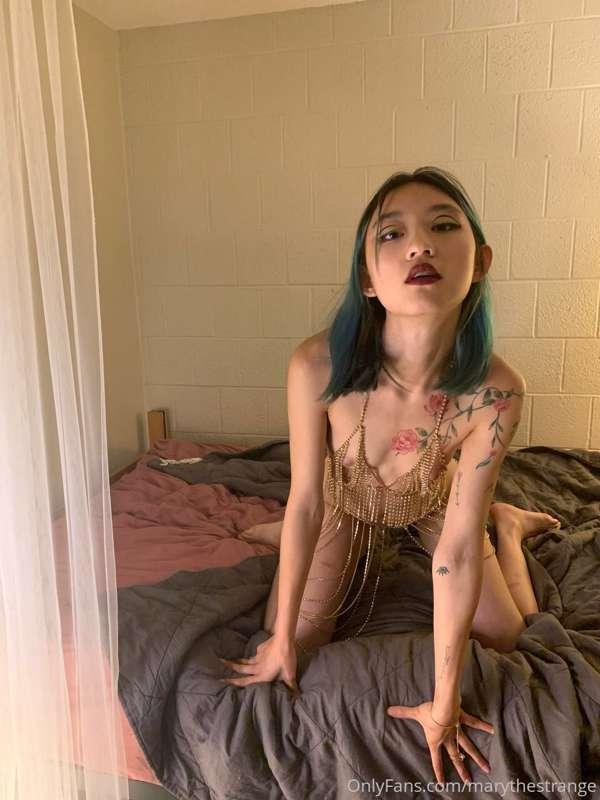 Give me a kiss 😘