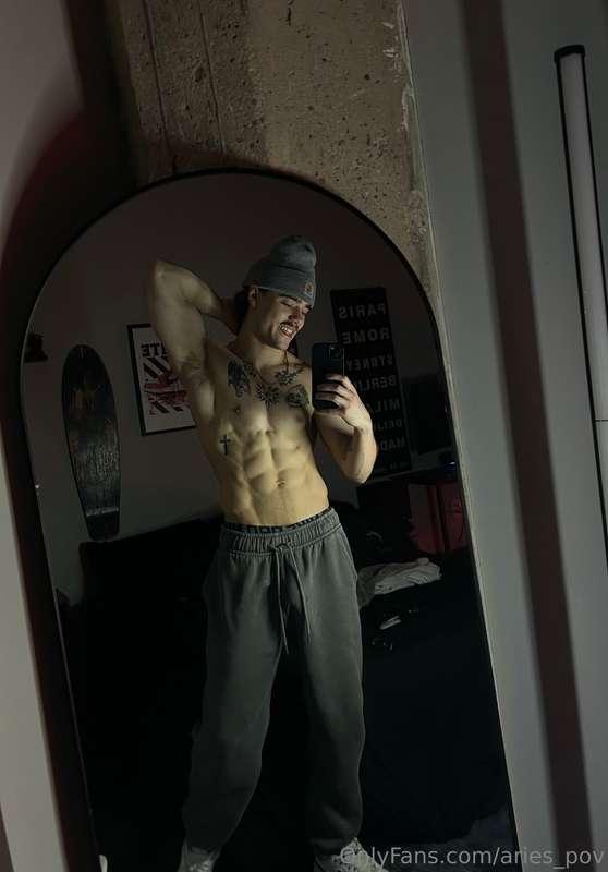 Who wants some fun tonight 🥵🍆