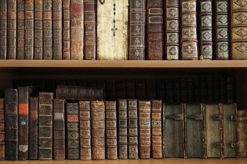 Introducing the RPG Bookshelf Generator for Game Masters!