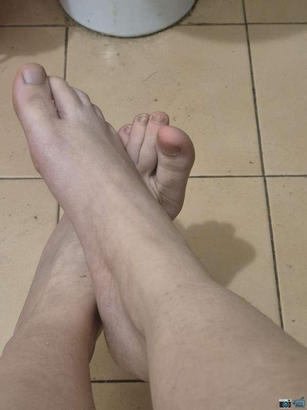 Per chi diceva fan dei piedi eccoli
