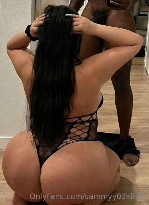 Getting face fucked in the hallway 😱 This is scary sexy! 
**..