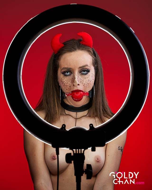 ***ANAL***
I dressed up as a little sexy devil for HALLOWEEN..