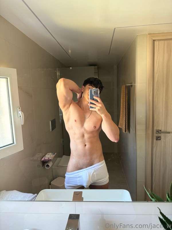 Morning showers>>