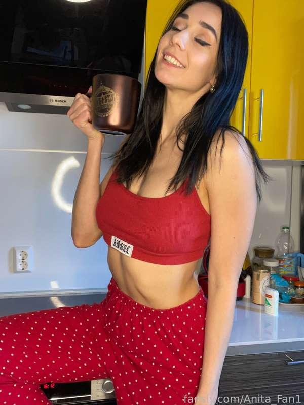anita_fan1 image #1