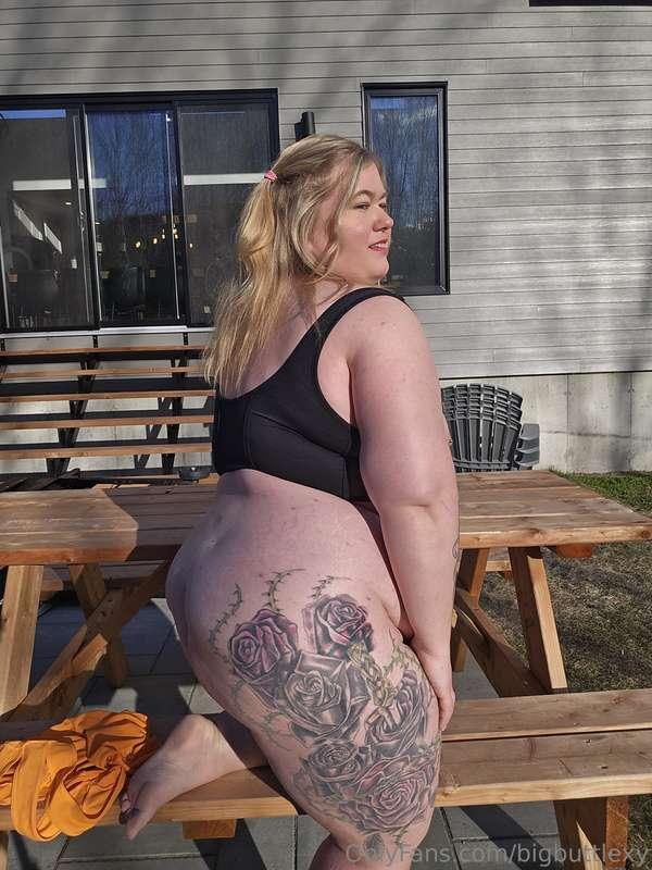 # your favorite thick slut likes to play outdoor 🥵
