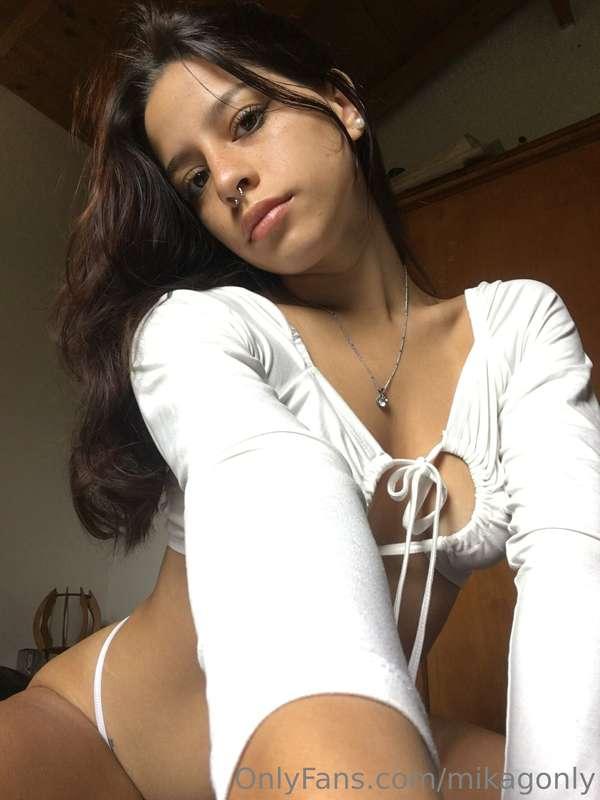 I only imagine jumping on top of your dick🙊🥵