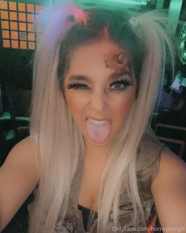 ❤️ **AVAILABLE TO SEXT** ❤️

DM me 💦💦