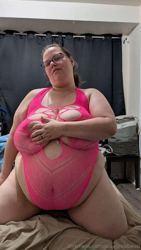 Sweet like honey 🍯 , but I know how to sting… think you can ..