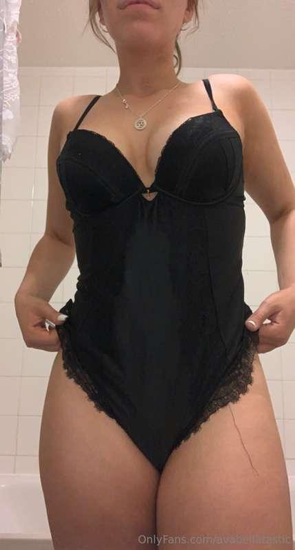 I'm so horny rn... text me 😈
