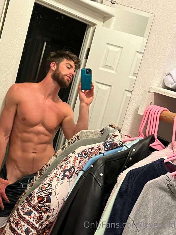 Am I wearing boxers or briefs? Check your DMs to find out😉