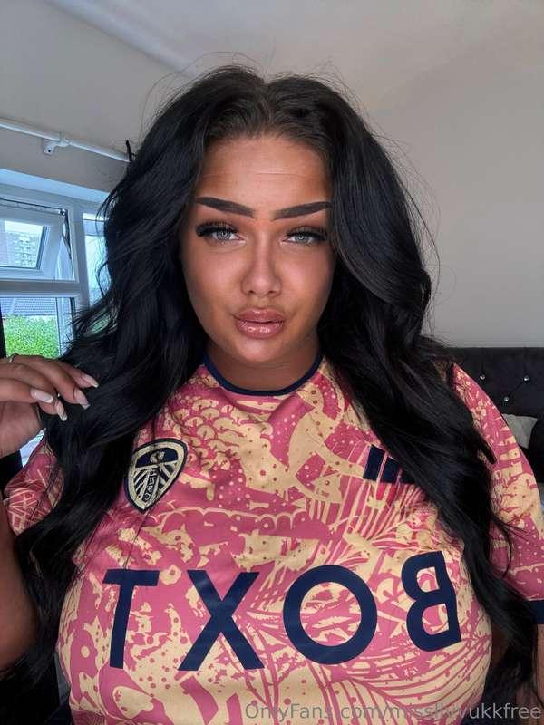 HAPPY FRIDAY!! 🤪 50% SALE > @misslivvukk
