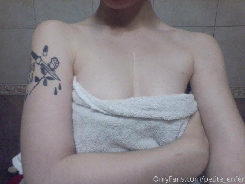 ESP; Recien salidita de la ducha ?? Veni a ver como me lavo ..