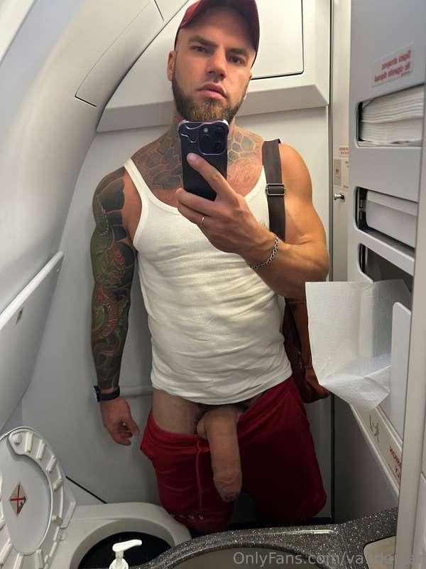 What would u do if we stuck in there? 😏