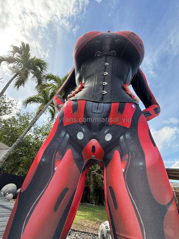 How do you like my new suit? I can't tell which side looks b..