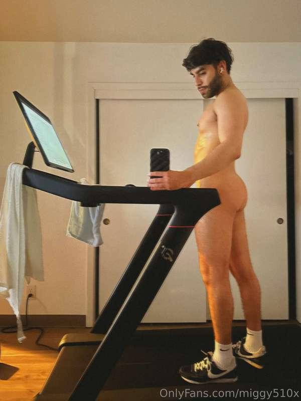 Whats your running song? 🤔