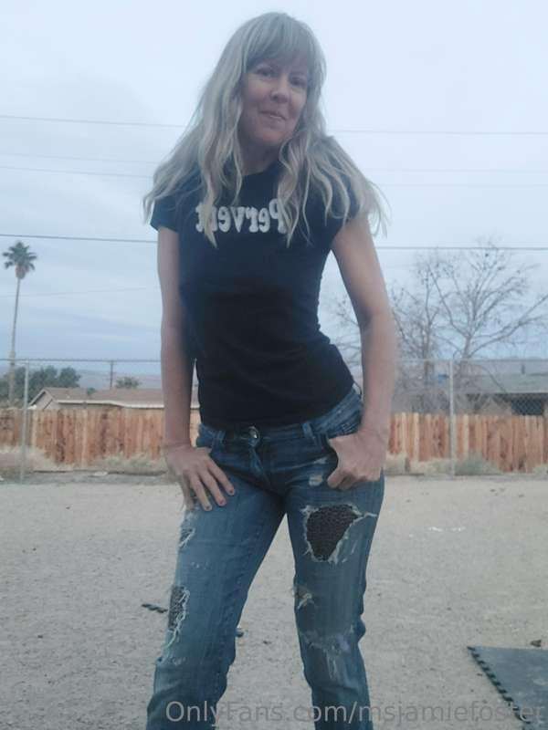 You know you love a jeans queen perv. Enjoy the vm