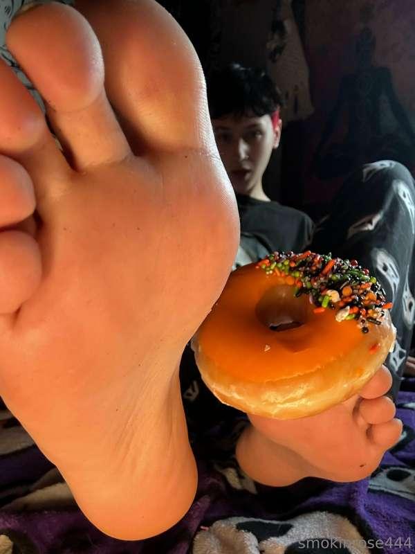 sweet? or savory? 🍩 👣
