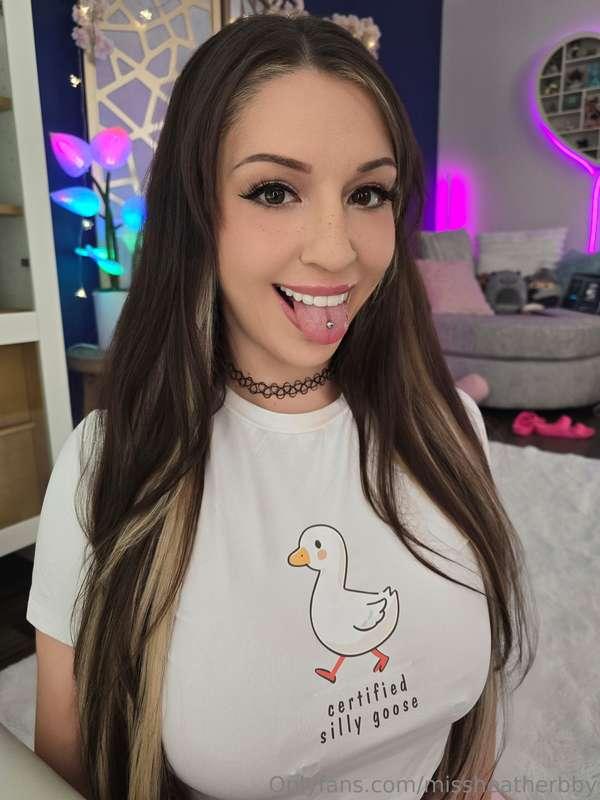 Silly goose reporting for duty 🫡 (i.e. I'm going live now 😜)..