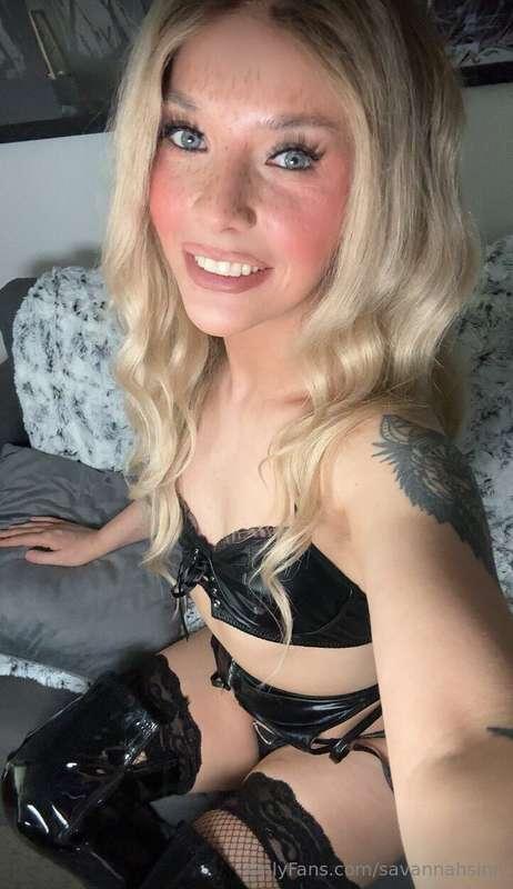 Bed's clean, wanna make a mess?