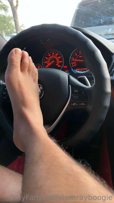 Would you guys like to see some feet pics and videos ? If so..