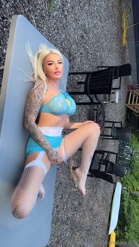 Cum fuck me on the picnic table 🥰🥰