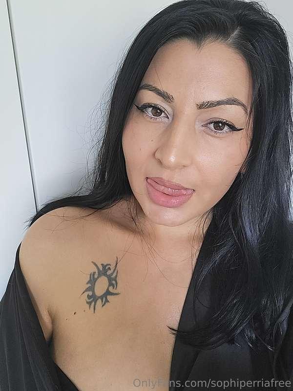 wanna see what I can do with my tongue?