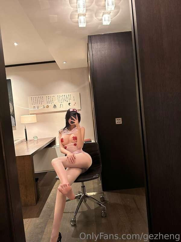 有人想看这套图吗？
Anyone want to see this set of pictures?  your sex..