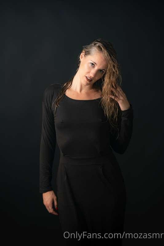 Just wanted to share a more modest photo shoot I did in a we..