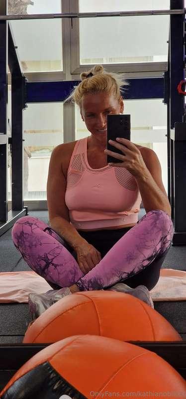 Starting my Tuesday...leg & bum day to keep tgat butt the wa..