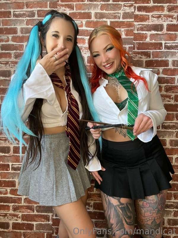 We cast a spell on you and now you look funny 😆 
@mistyray @..