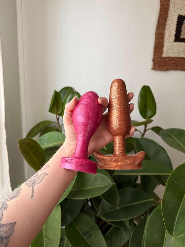 came home to new plugs and I can’t wait to try them :)) I just started collecting colorful plugs and now I want to have a little rainbow of plugs ♡
If you want to see more for Anal Only April (and my birthday month!!!) I have some on my wishlist, you can help me choose which color to get! ♡

#buttplug #toy #toys #buttplugs