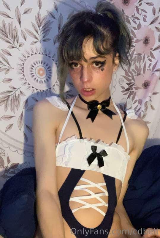 Part 1 of my maid type lingerie shoot! :))💖💖💝💝💕