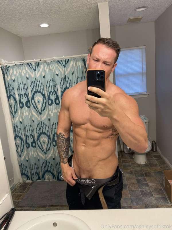 Don’t miss the live tonight! We always have a blast chatting..