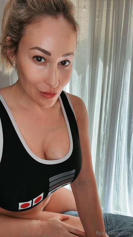 **Good morning! Say it back.** 💋