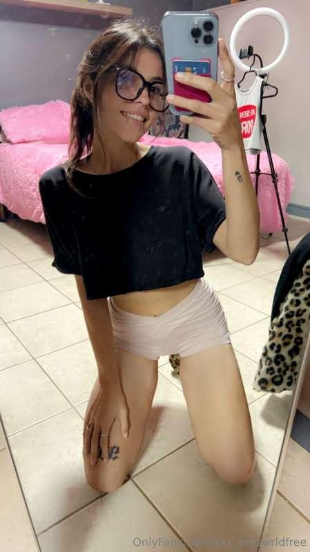 pink like my pussssy 👅👅