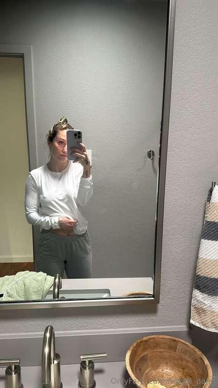 feeling so much ~lighter~ (I had a tooth taken out lmfao)