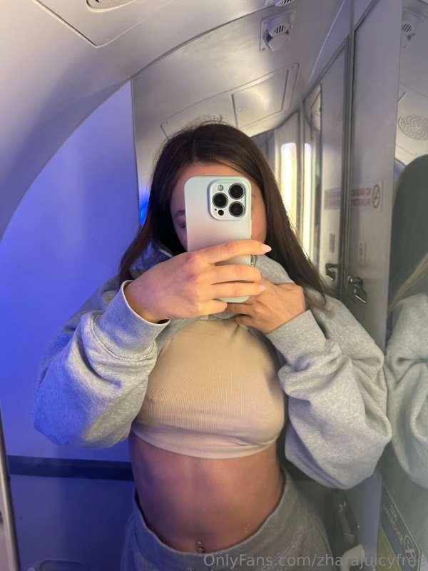 horny im flugzeug :3