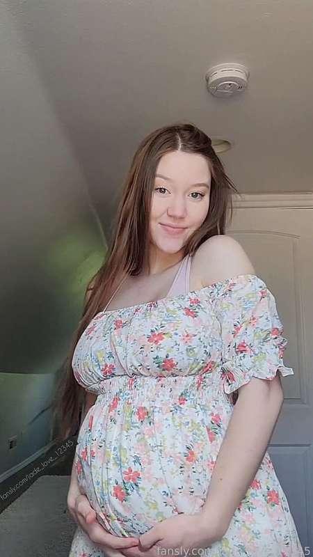 Since you seemed to like seeing me in my sundress, I thought you might also like to watch me take it off 😉 Unlock this video to view the full strip tease 🥰 

Details: Fully topless (nipples are visible), fully nude (no lower half frontal view), 2 minutes, 28 weeks pregnant

#striptease #strip #stripping #undressing #milf #fyp #boobs #mommy #bigboobs #naturaltits #busty #sexy #preggo #preggers #pregnantbelly #pregnancy #pregnant #pregnantboobs #pawg #pregnanttits #thick #ass #booty #bubblebutt #naked #nude #pregnancyfetish #sundress #dress #fansly #fyp 