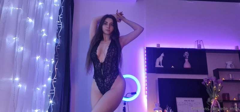So hot at home dear! Wanna be my guest tonight?😊🥰🤗💖💕😚😋😜🔥😽😺😻🔞..
