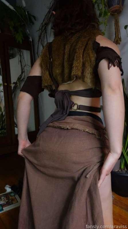 curious about whats under your elf friends' skirt? she might just show you.... to help with the semen extraction for the potion of course... 

have you watched the latest b/g fantasy roleplay video yet? &gt;:) 


#student #college #elf #fantasy #dnd #fantasyroleplay #ass #pawg #cosplay #tomboy #mullet #tease #collegestudent 