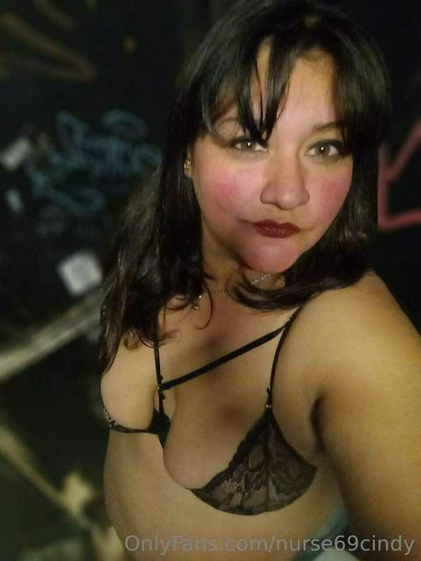 Sexy nigth bar...🖤💜🖤💜🖤💐