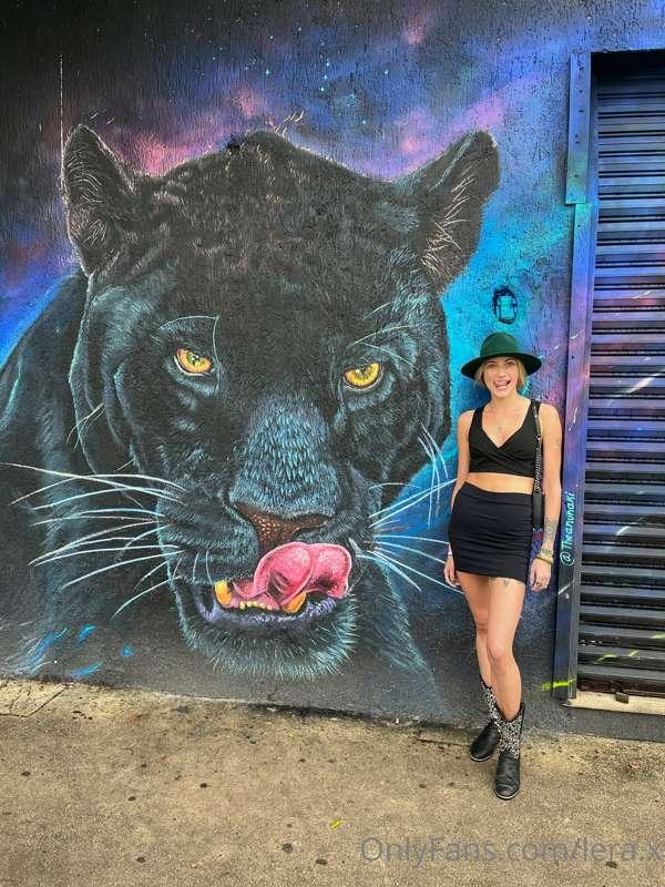 Rawr 🐆 
Went exploring in Playa Del Carmen & found this graf..