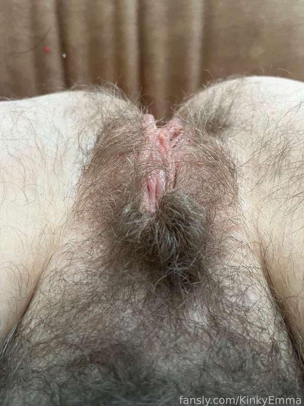 Hairy!

#hairypussy #hairy #hairywoman #labia #biglabia