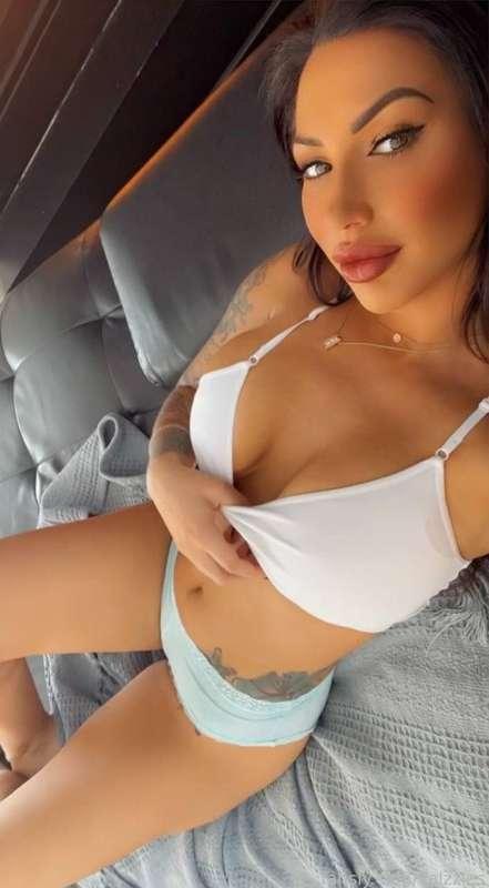 Bring me to the bedroom 😍😈

#sexy #slut #wetpussy #wet #milf #dirty #naughty #tits #bigtits #naturaltits #massivetits #hotmilf #porn #naked #fyp #britishslut #horny #hotmom #sex #sexy #wet #squirt #british #britishmilf #britishporn
