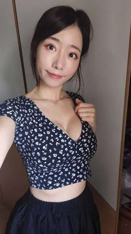 What keeps you busy this afternoon, babe? 🙈