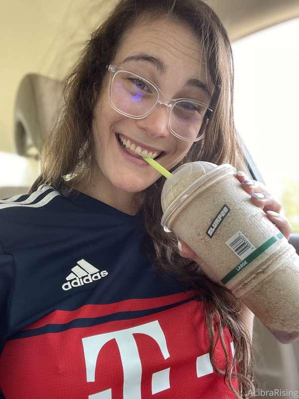 Did I go out just to get a coke slushies? You betcha!! 😸