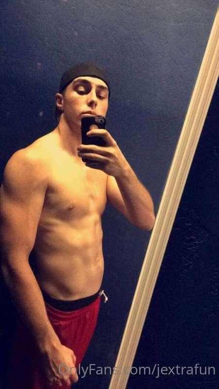Looking good 😌 😎 💪