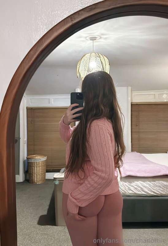 come and spank my ass, I deserve it I promise 👋🏻😈