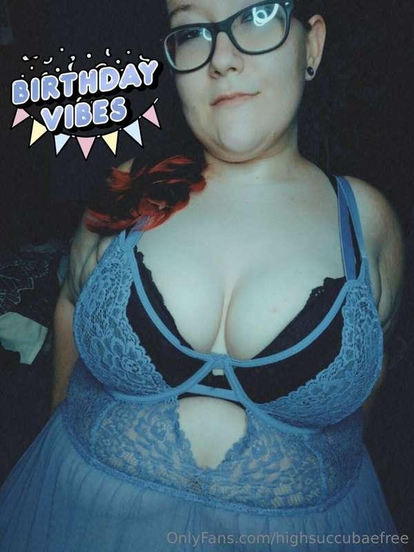 Yesterday was my birthday! Find out how I celebrated on my V..