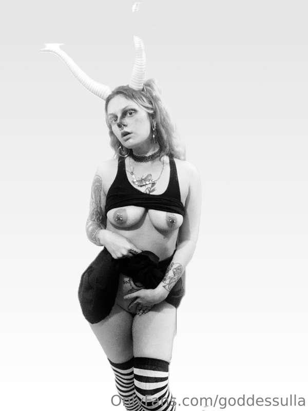 goddessulla image #1